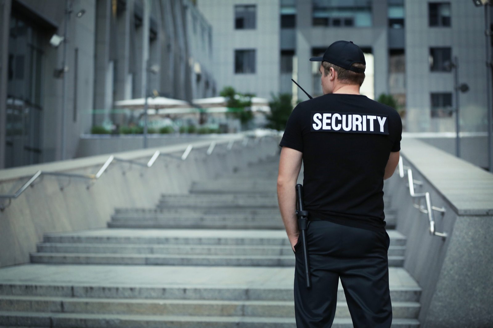 How a Vacant Property Security Guard Prevents Break-ins?