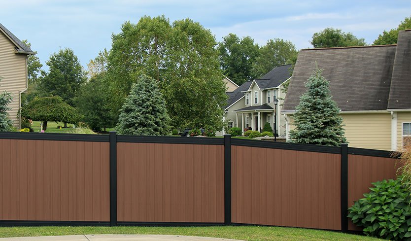 Best Fencing Materials for High-Wind Areas